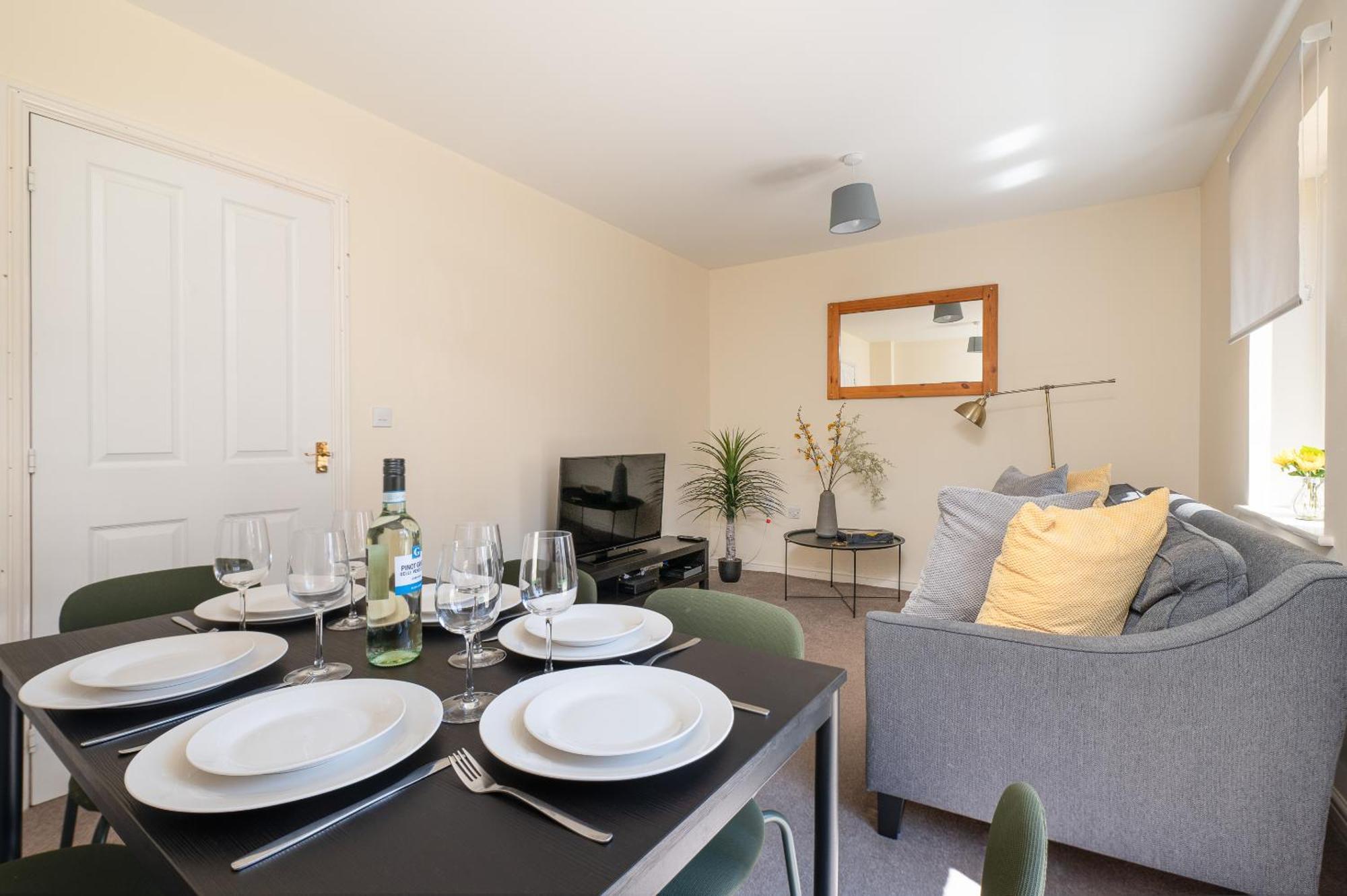 Spacious 4 Bedroom, Perfect For Contractors, Families, Private Parking Royal Wootton Bassett Eksteriør billede